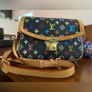 LV Murakami Sologne in great condition!! Final price excellent offer 😍😍😊